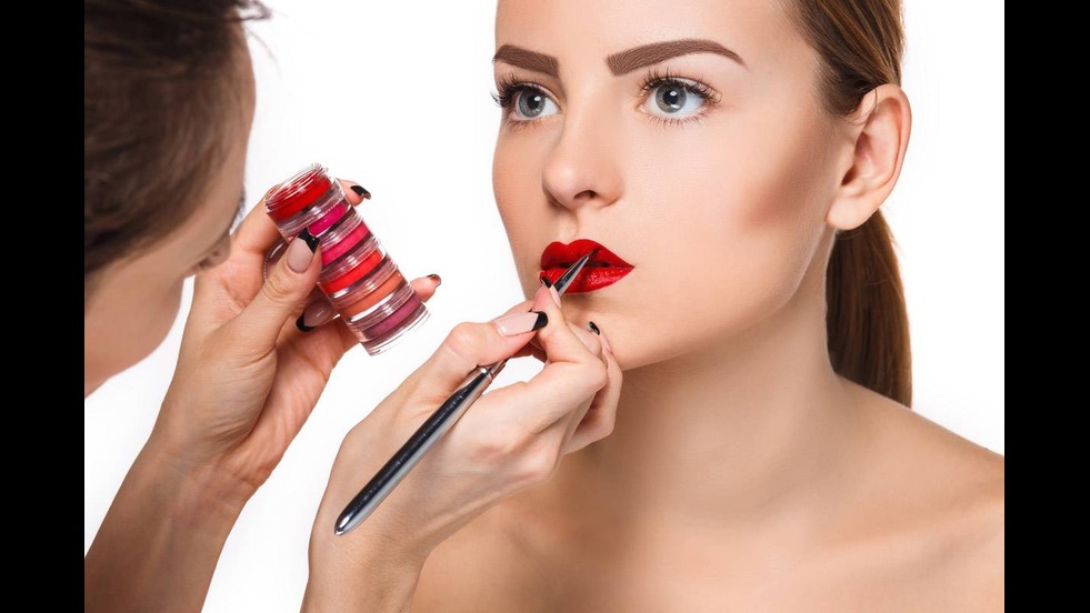 HOW TO CHOOSE LIPSTICK SHADE ACCORDING TO SKIN TONE
